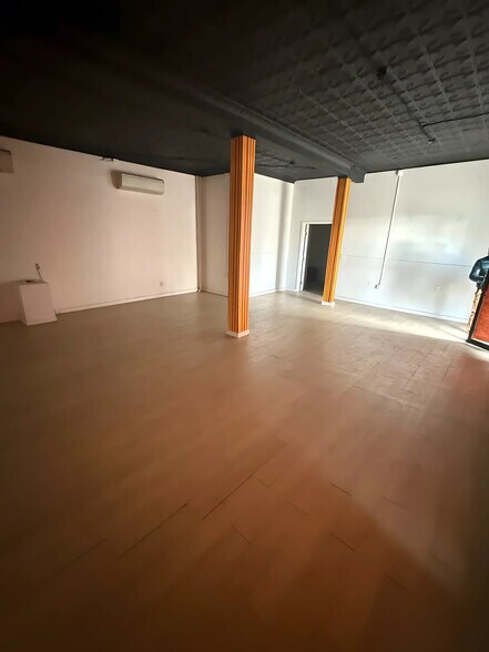 More Photos Of 431 De Kalb Ave, Brooklyn Storefront Retail Residential For Lease