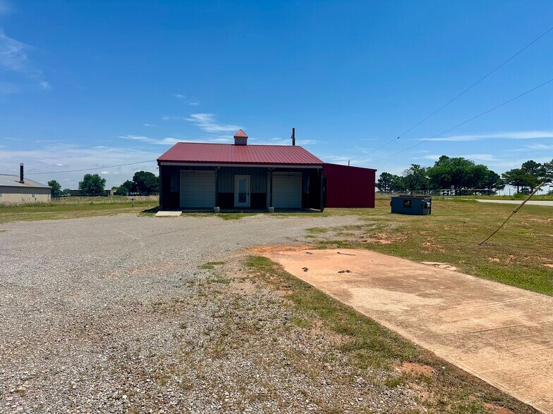 More Photos Of 26229 W 180th St, Purcell General Retail For Sale