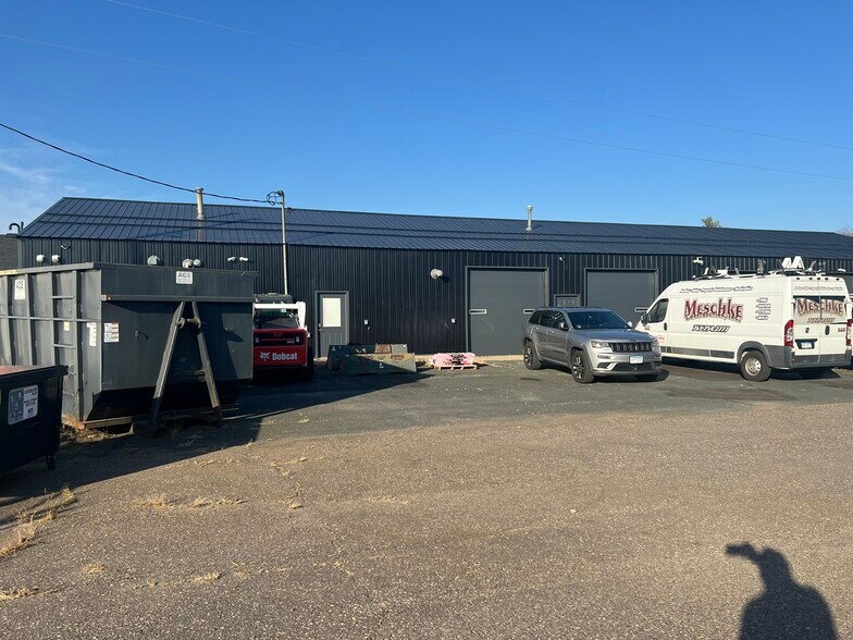 More Photos Of 3095 NW 162nd Ln, Andover Warehouse For Sale