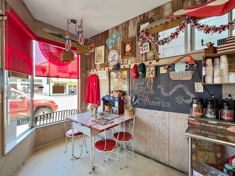 More Photos Of 577 Main St, Ferndale General Retail For Sale