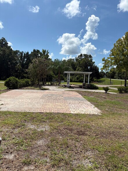 More Photos Of 5305 hwy 640, Lithia Land For Lease