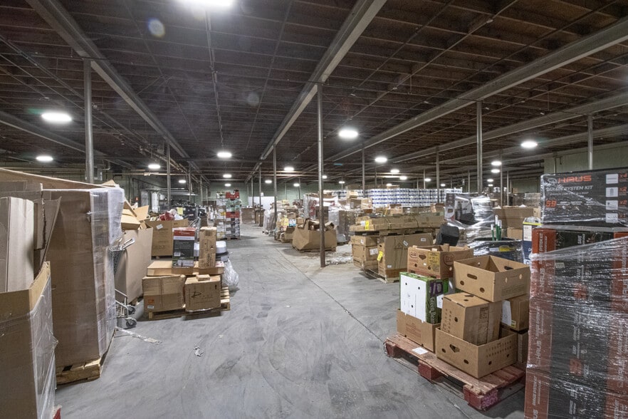 More Photos Of 100 W Parkwood St, Stanley Warehouse For Lease