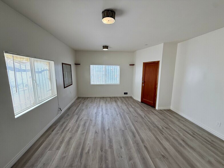 More Photos Of 8930 S Vermont Ave, Los Angeles General Retail For Sale
