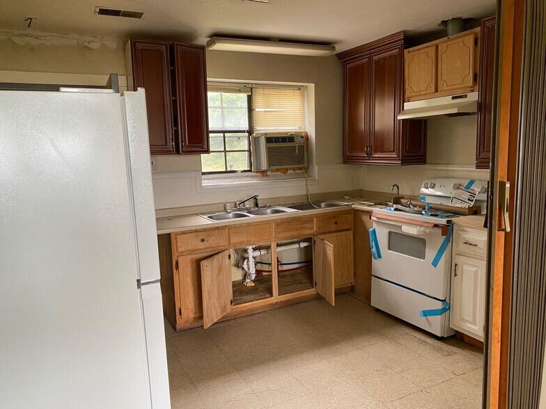 More Photos Of 1811 S Gloster St, Tupelo Daycare Center For Lease