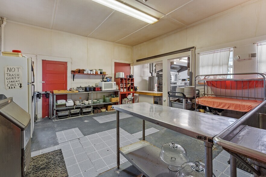 More Photos Of 61-63 Glenallen St, Winchendon Restaurant For Sale