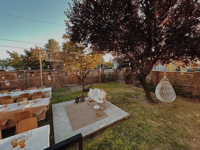 More Photos Of 139 SW I St, Grants Pass Specialty For Sale