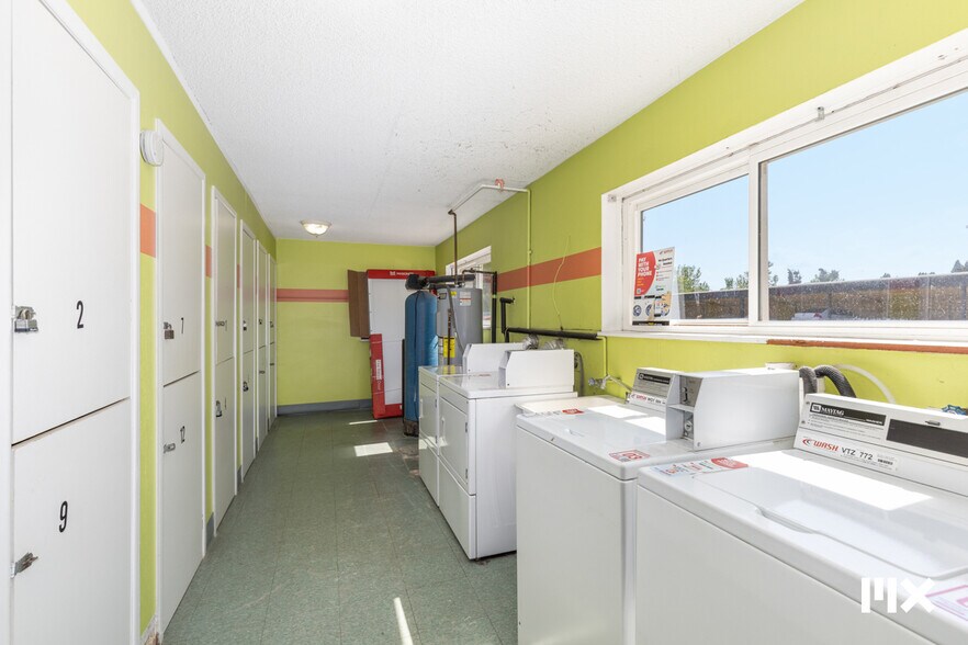 More Photos Of 757 W Shepherd St, Charlotte Apartments For Sale