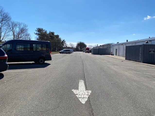 More Photos Of 200 Levittown Pky, Hicksville General Retail For Sale