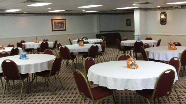 More Photos Of 2967 Henry St, Muskegon Hotel For Sale