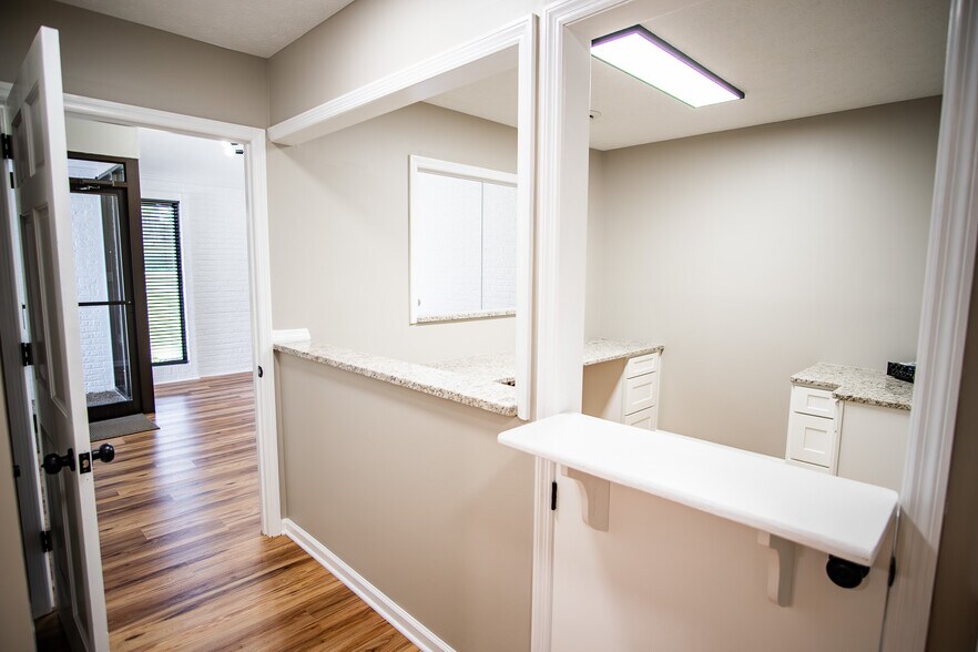 More Photos Of 508 Scarboro Ln, Oak Ridge Medical For Lease