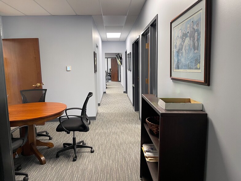 More Photos Of 213 Overlook Cir, Brentwood Office For Lease