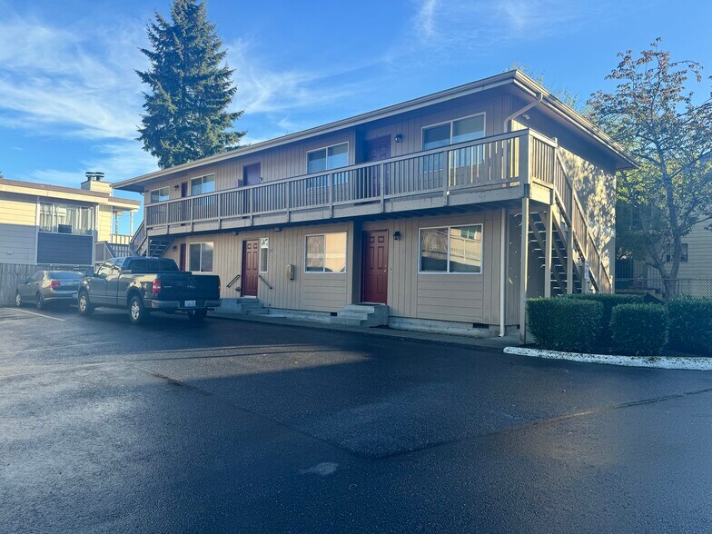 More Photos Of 109 W Casino Rd, Everett Apartments For Sale