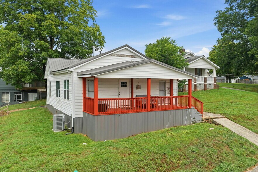 More Photos Of 206 Ferry St, Loudon Multifamily For Sale