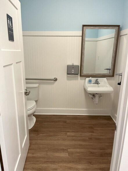 More Photos Of 5182 Blazer Pky, Dublin Office For Sale