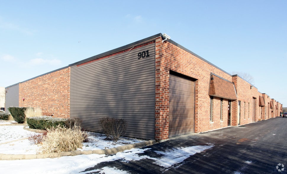 More Photos Of 901-905 Ridge Ave N, Lombard Warehouse For Lease