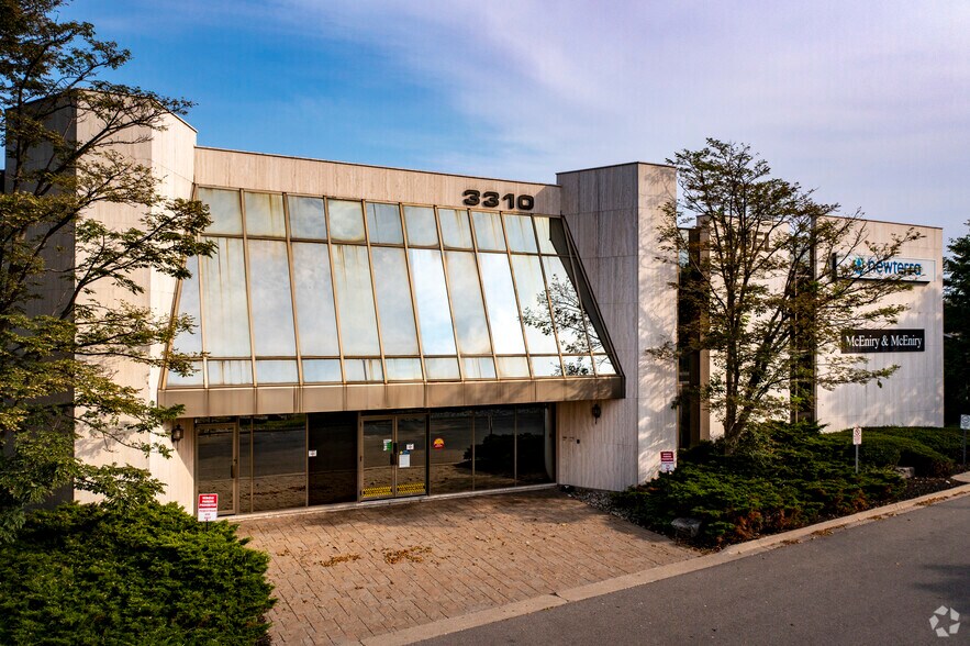 Primary Photo Of 3310-3320 S Service Rd, Burlington Office For Lease