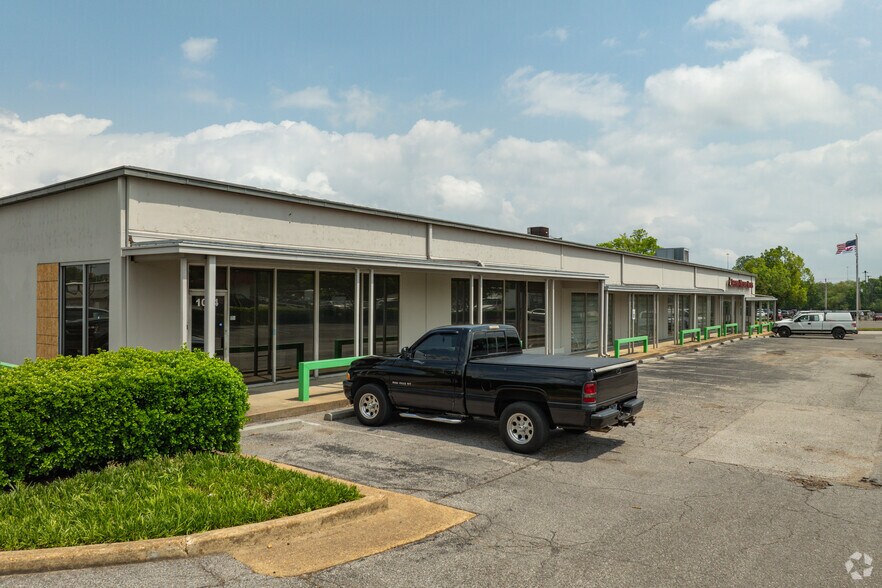 More Photos Of 3111-3165 Bellbrook Dr, Memphis Industrial For Sale