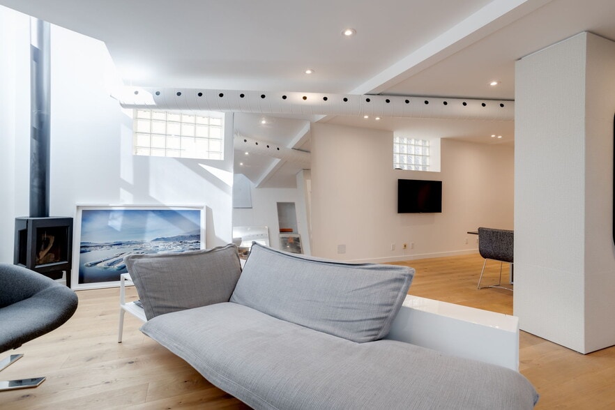 More Photos Of 115 Walnut Ave, Toronto Office For Sale