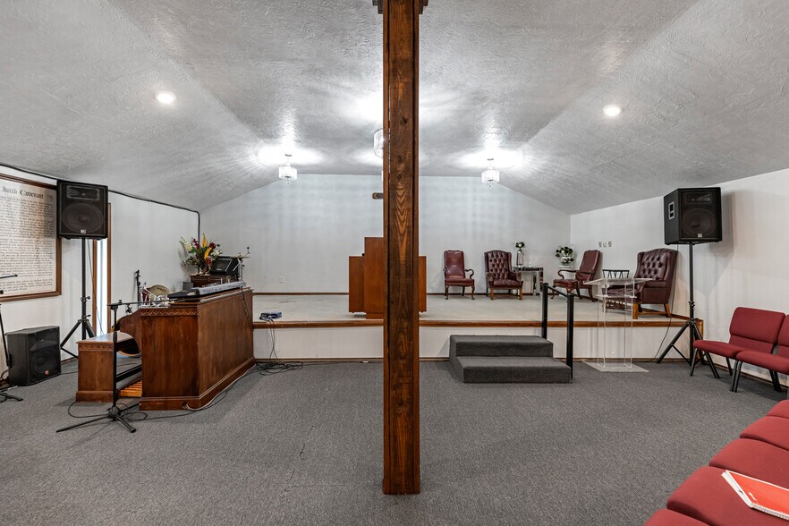 More Photos Of 7512 Lockwood Dr, Houston Specialty For Sale