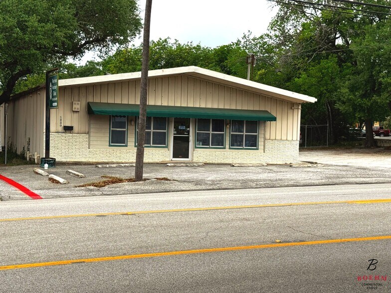 More Photos Of 1220 S Main St, Boerne Office For Lease
