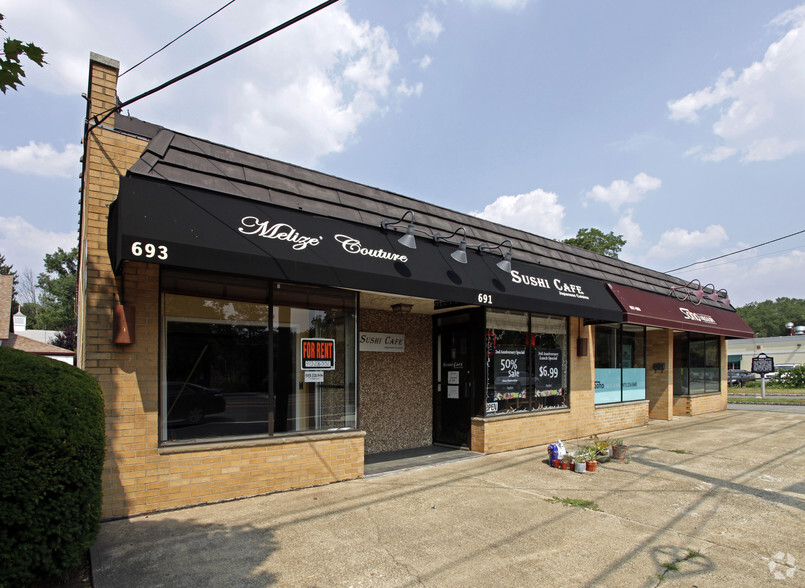 Primary Photo Of 691-693 Bloomfield Ave, Caldwell Storefront For Lease