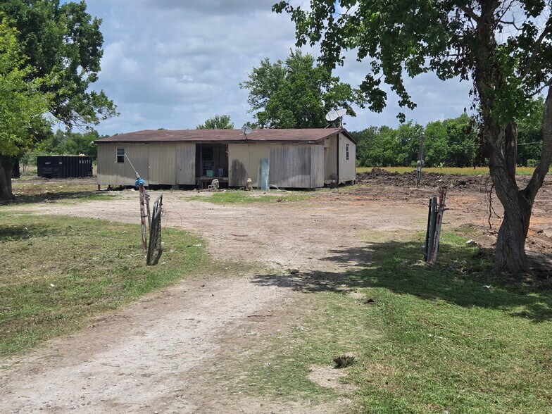 More Photos Of 8235 Hasting Cannon Rd, Alvin Land For Sale