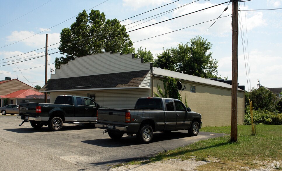 More Photos Of 1900 8th Ave, Parkersburg Garden Center For Sale