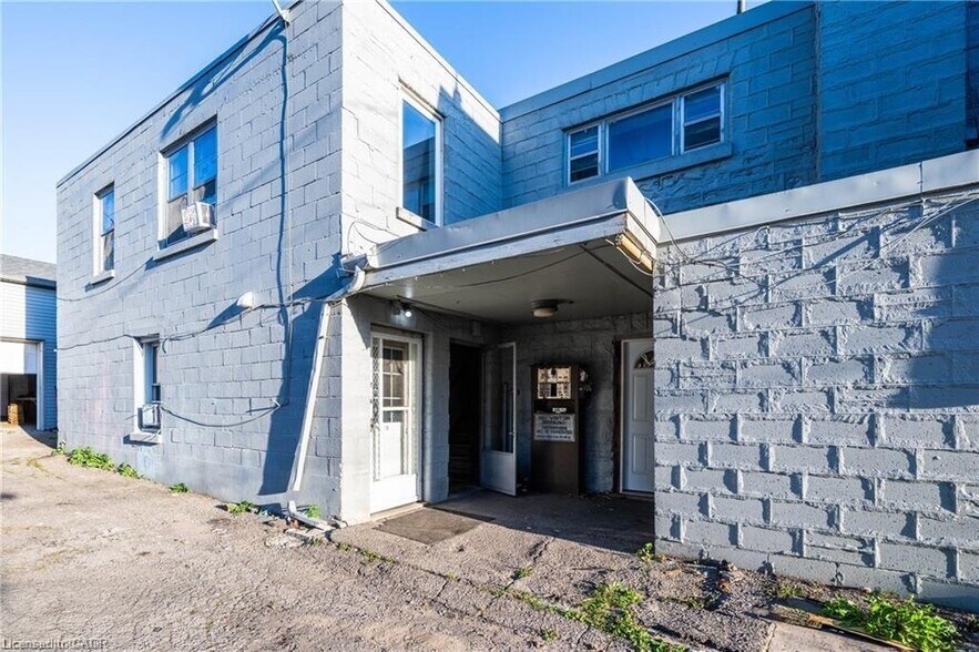 More Photos Of 225 Water St N, Cambridge Apartments For Sale