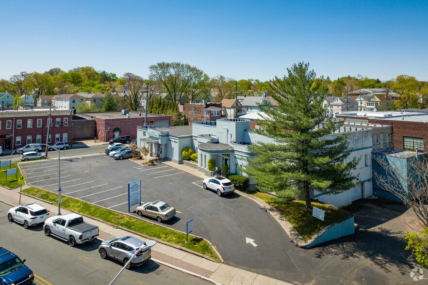 More Photos Of 1003 Main Ave, Clifton Medical For Lease