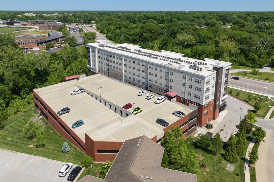 More Photos Of 1010 Enclave Blvd, Edwardsville Apartments For Sale