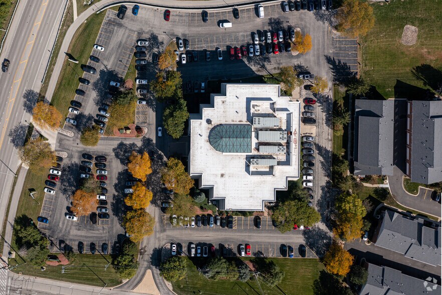 More Photos Of 360 W Butterfield Rd, Elmhurst Medical For Lease