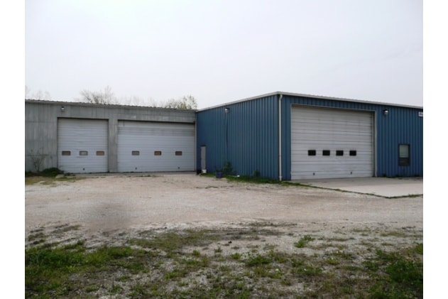 More Photos Of 331 Elliot St, West Chicago Warehouse For Sale