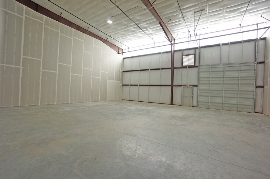 202 Industrial Blvd, Sugar Land, TX 77478 Warehouse For Sale