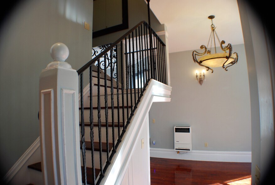 More Photos Of 1425-1427 M.L. King Jr. Way, Berkeley Apartments For Sale