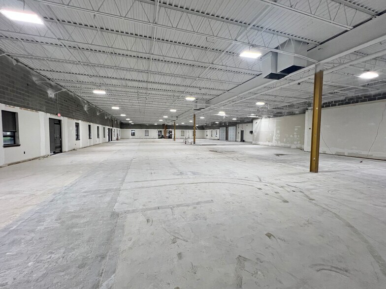 More Photos Of 200 Rittenhouse Cir, Bristol Unknown For Lease