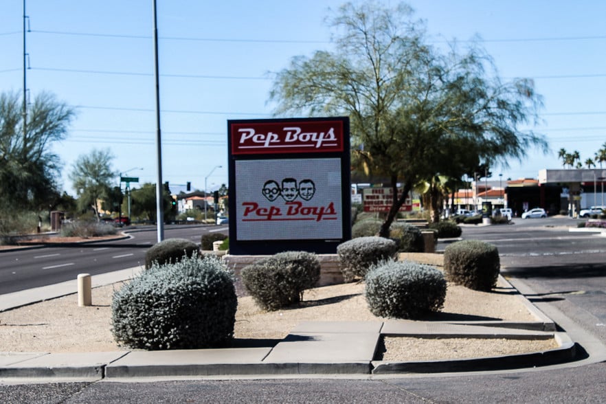 More Photos Of 810 E Greenway Pky, Phoenix Auto Repair For Sale