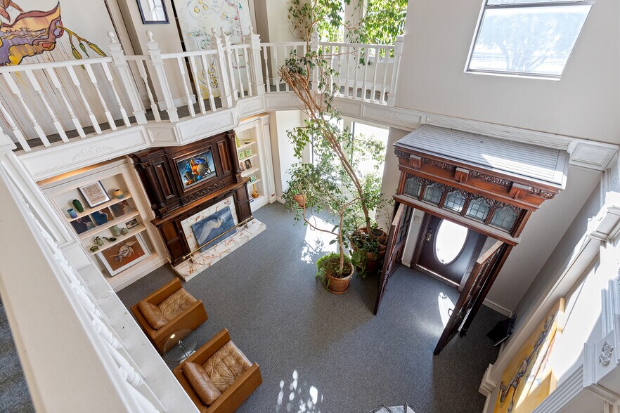 More Photos Of 4821 Broadway St, Addison Office For Sale