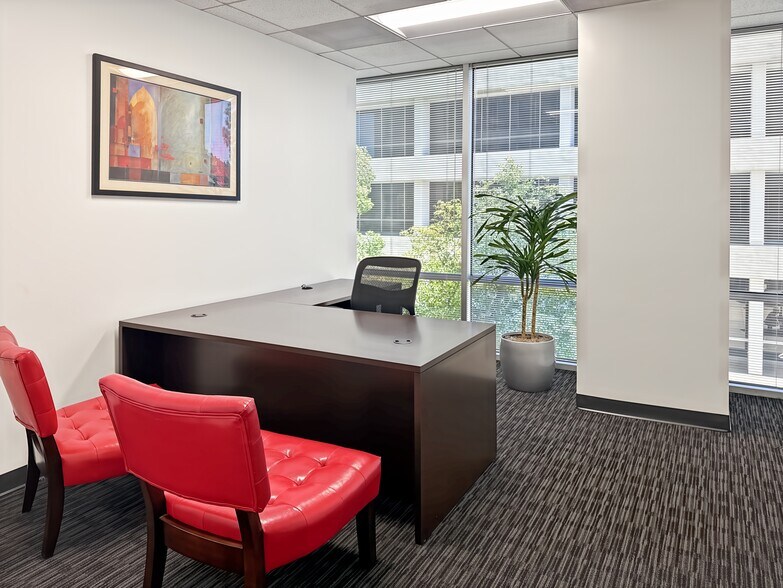 Primary Photo Of 21031 Ventura Blvd, Woodland Hills Coworking Space
