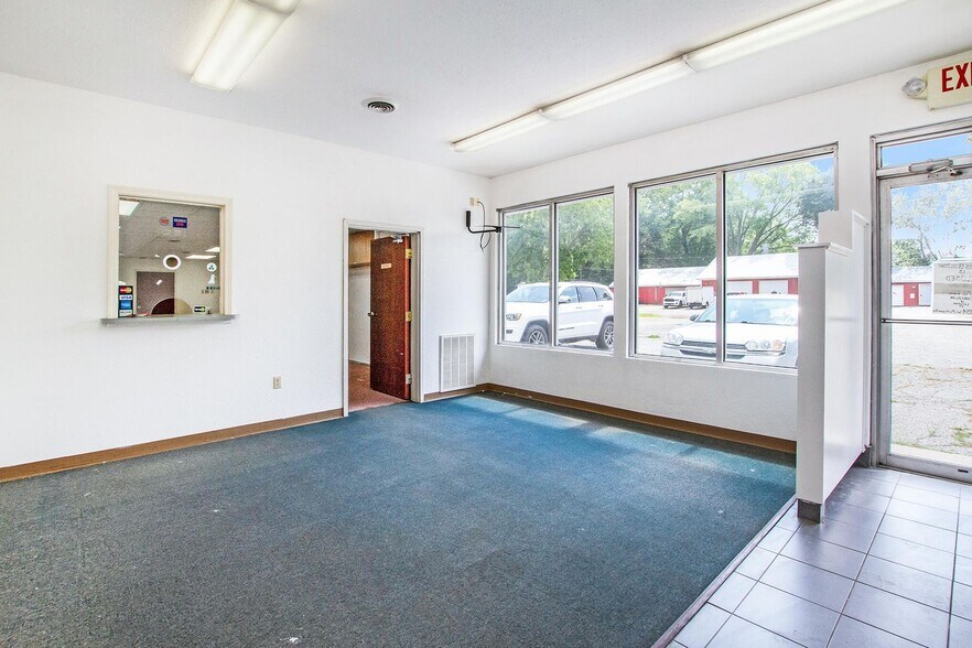 More Photos Of 600 N Clark St, Albion Auto Dealership For Sale