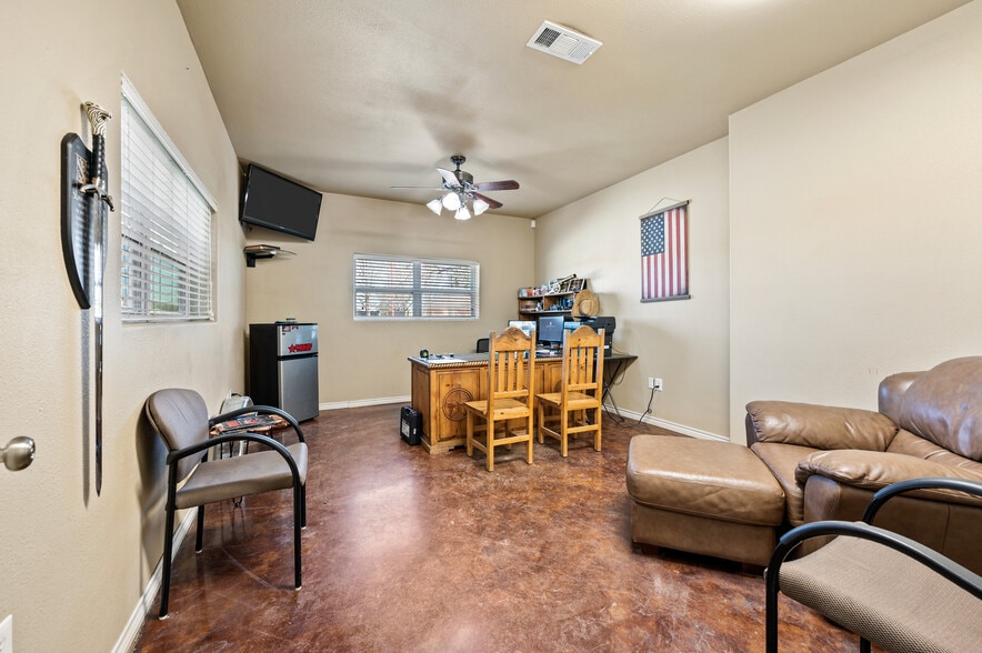 More Photos Of 204 County Road 4225, Bonham Industrial For Sale