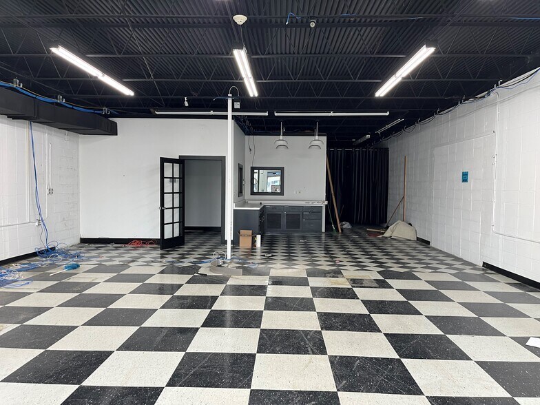 More Photos Of 1203 Nelle St, Tupelo Storefront For Lease