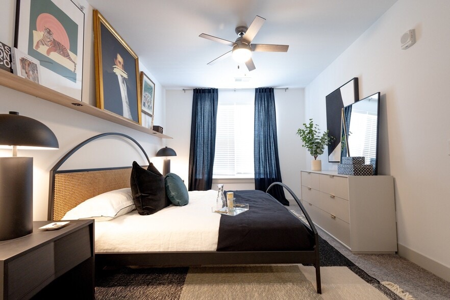 More Photos Of 2533 Woodburn Ave, Cincinnati Apartments For Lease