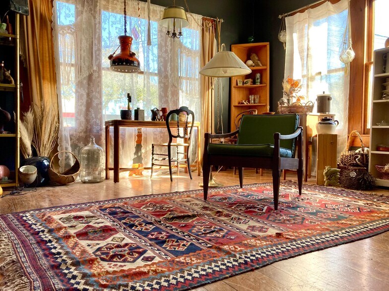 More Photos Of 215 N Comanche St, San Marcos Storefront Retail Office For Sale