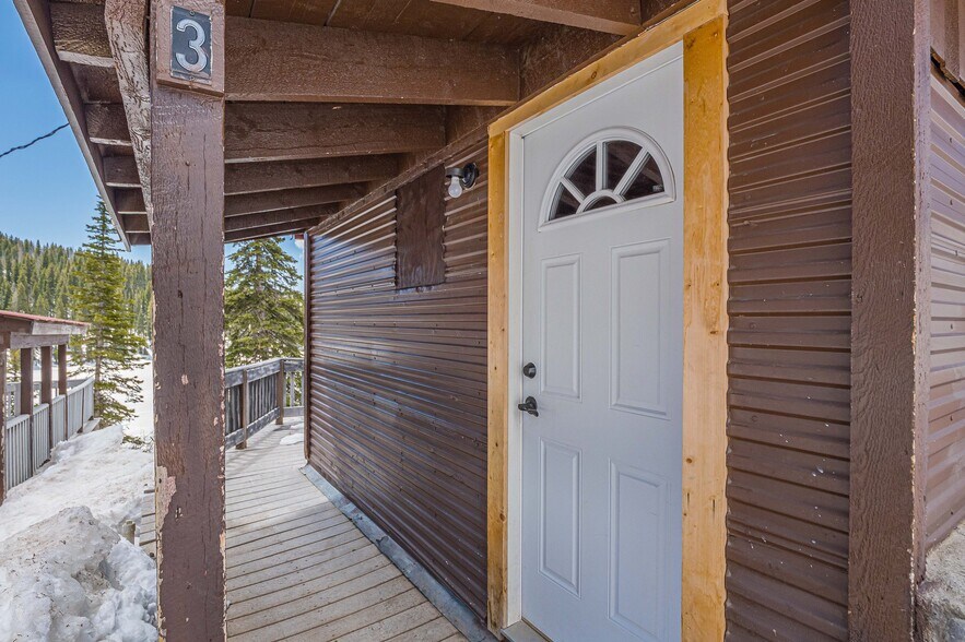 More Photos Of 21221 Baron Lake Dr, Cedaredge Hotel For Sale