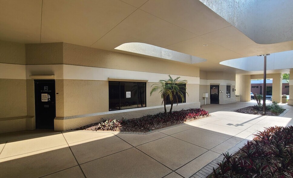 More Photos Of 3023 Eastland Blvd, Clearwater Office For Sale