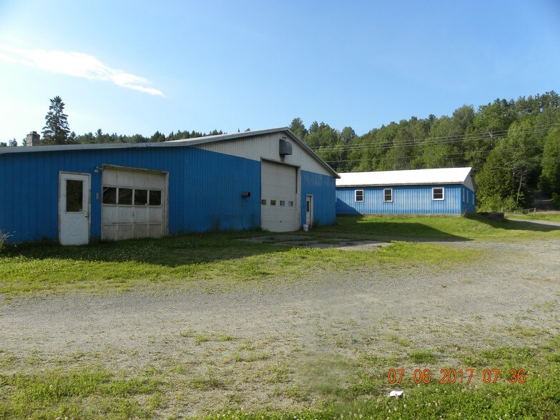 More Photos Of 303 Willoughby Ave, Orleans Freestanding For Sale