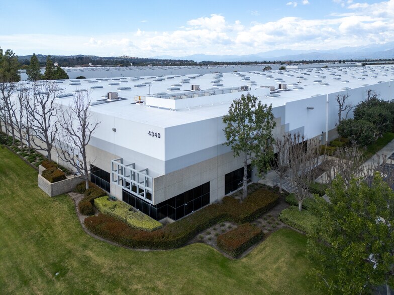 More Photos Of 4340 Eucalyptus Ave, Chino Warehouse For Lease