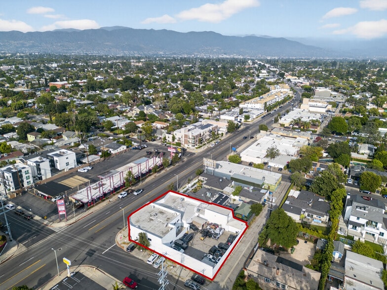 More Photos Of 10520 Magnolia Blvd, North Hollywood Office For Sale