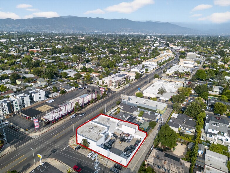 More Photos Of 10520 Magnolia Blvd, North Hollywood Office For Sale