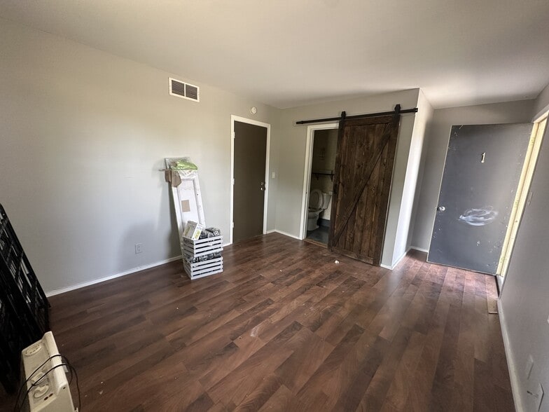 More Photos Of 10291 US Highway 14, Mazomanie Hotel For Sale